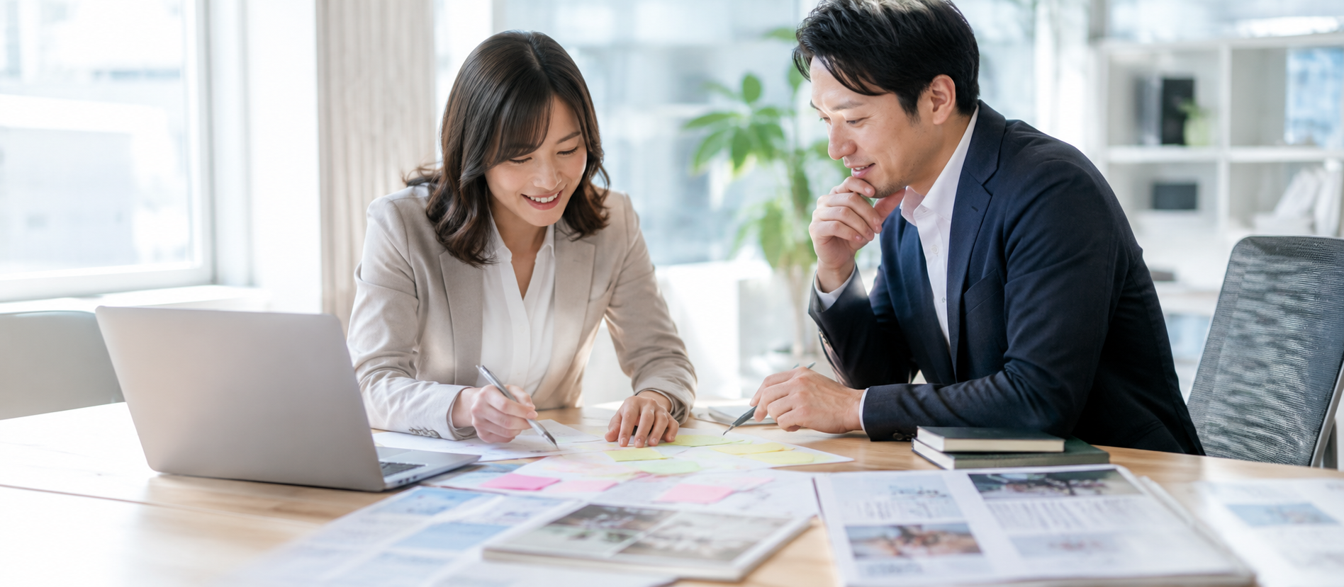 会社の魅力や求人原稿の内容を整理している採用担当者